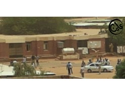صورة ملتقطة بهاتف محمول من سطح أحد المباني المجاورة لجامعة أم درمان الأهلية أثناء الإشتابكات بين طلاب المؤتمر الوطني وطلاب رابطة دارفور