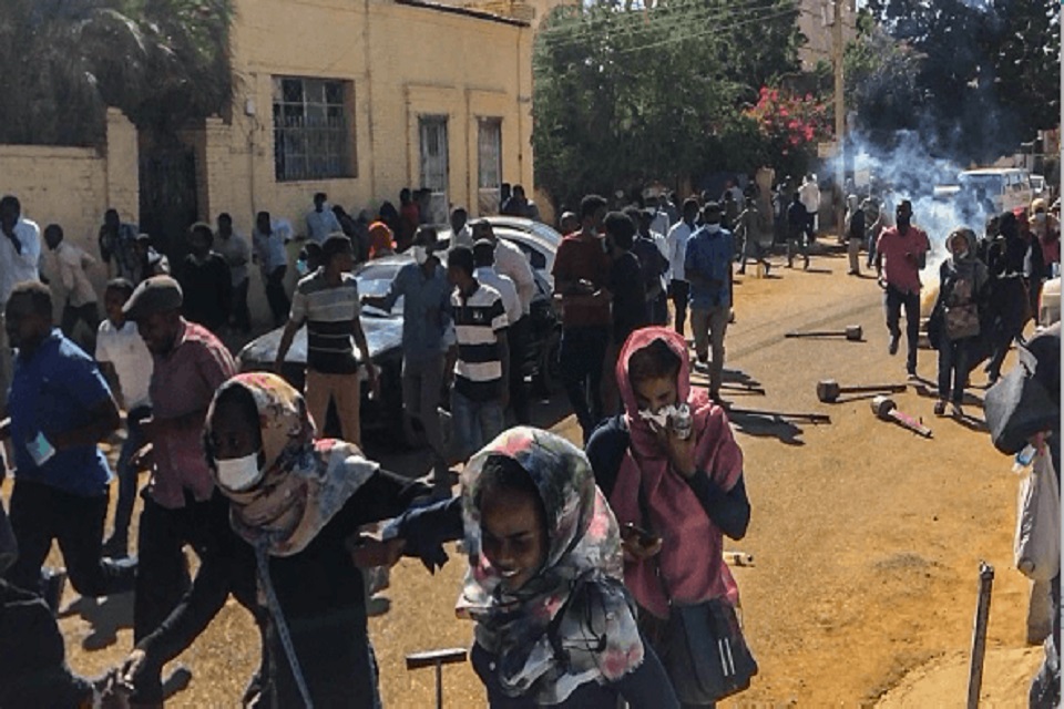 السلطات السودانية  تواصل العنف… وقتل طفل دهساً هو الأبشع