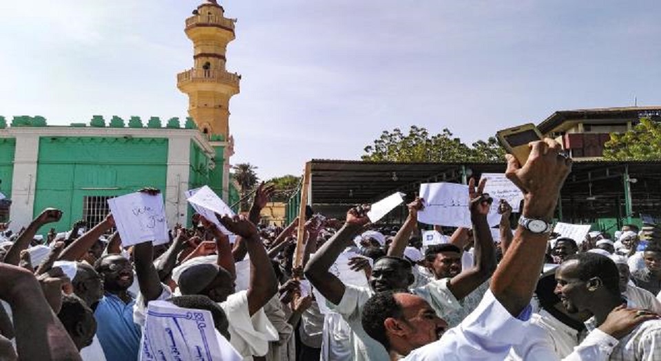 الثورة السودانية تخوض مواجهة شرسة مع السلفية 