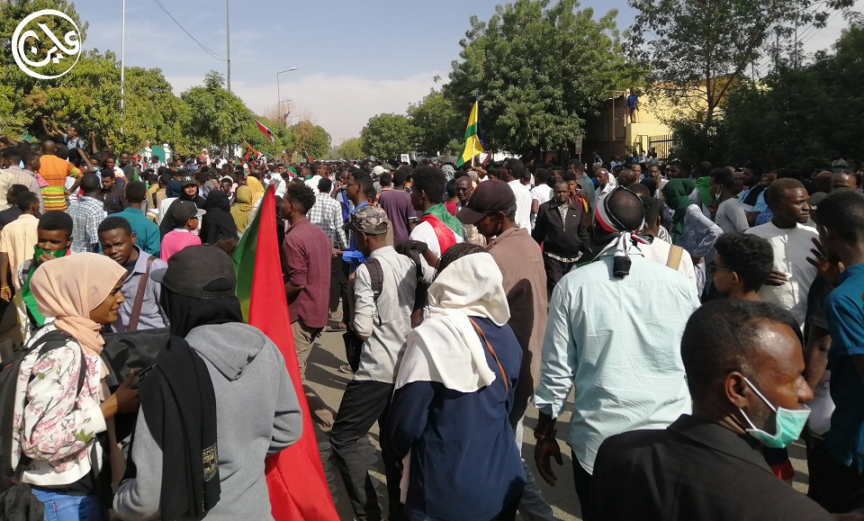 تظاهرات بمدن سودانية تطالب باستكمال هياكل حكومة الثورة
