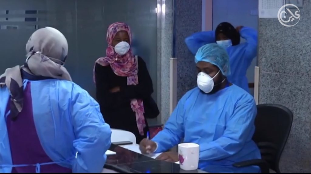 "كورونا" في السودان.. قاتل يجول بحرية