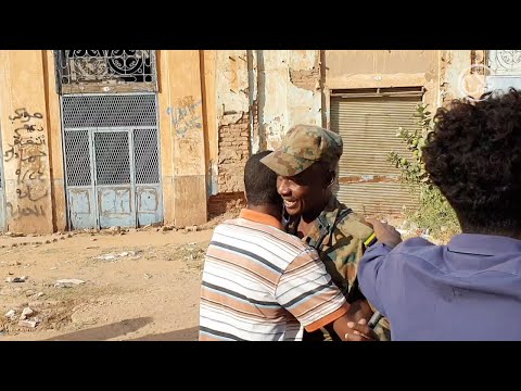  السودانيون يحاصرون “الانقلابيين” ويكسرون الترسانة الأمنية