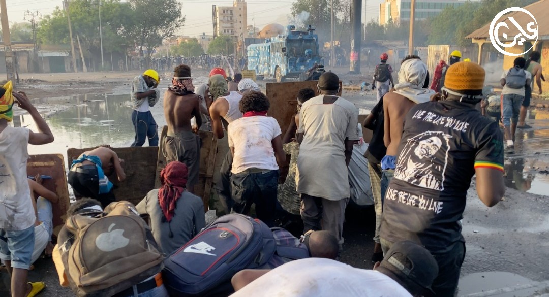 السودان: تظاهرات تتحدى العنف وتصل شارع القصر.. والآلية تتحرك لإنقاذ مبادرتها