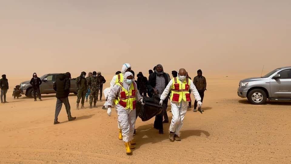 (مسافرون إلى الموت).. كيف تنتهي أحلام المهاجرين السودانيين بصحراء ليبيا