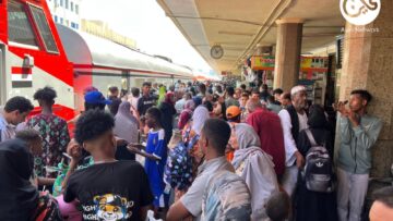 سودانيون عائدون من مصر